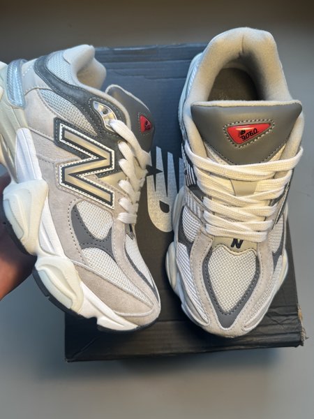 New Balance 9060